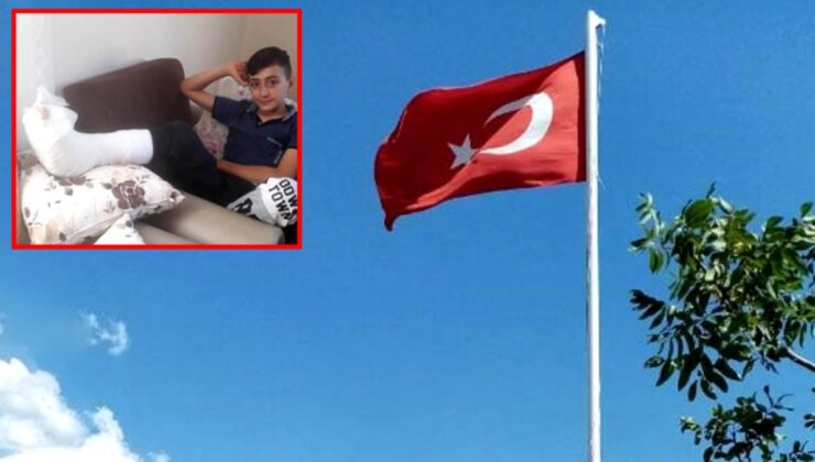 14 yaşındaki çocuk yıpranan Türk bayrağını değiştirmek için çıktığı gönderden düşerek ayağını kırdı