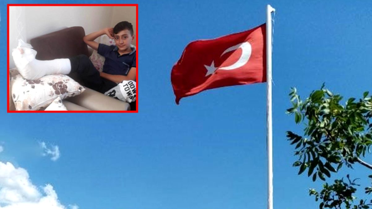 14 yaşındaki çocuk yıpranan Türk bayrağını değiştirmek için çıktığı gönderden düşerek ayağını kırdı