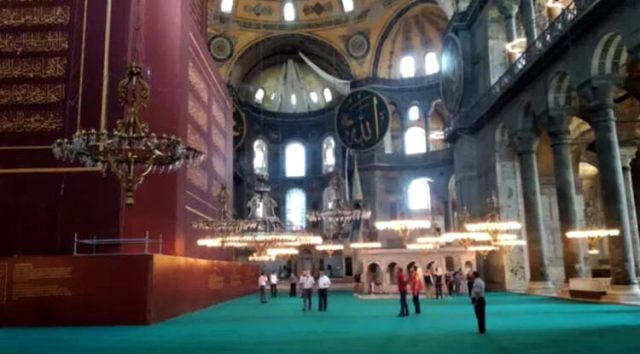24 Temmuz'da ibadete açılacak Ayasofya Camii'nin içerisinden ilk görüntüler paylaşıldı