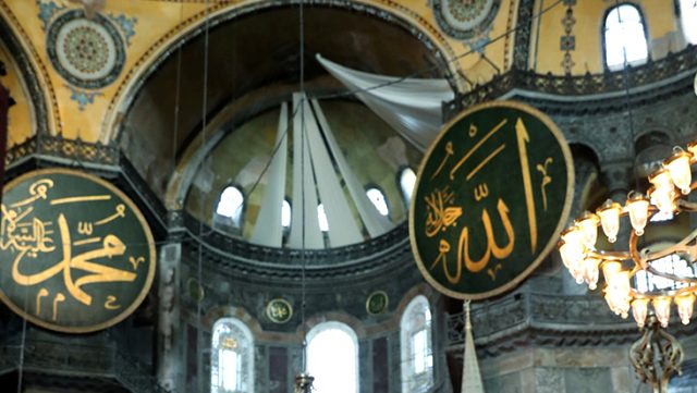 Ayasofya Camii'ndeki freskleri kapatacak perdeler görüntülendi