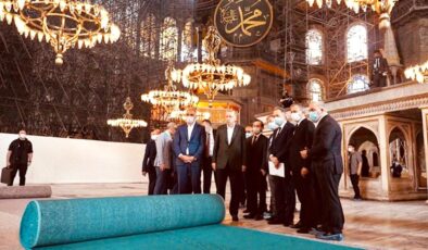 Ayasofya Camii’nin halıların rengi konusunda son kararı Cumhurbaşkanı Erdoğan verdi