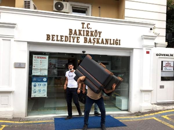 Bakırköy Belediyesi'nde bazı eşyalar haczedildi