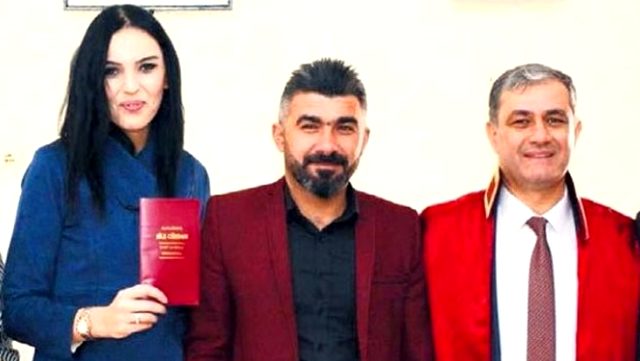 Elmalı Belediye Başkanı Halil Öztürk, 'yasak aşk' iddiaları sonrası makam şoförü hakkında suç duyurusunda bulundu