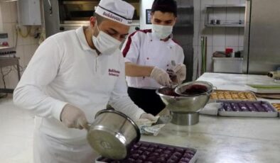 Erzurumlu baklava ustası, diyabet hastaları için ‘mor baklava’ üretti