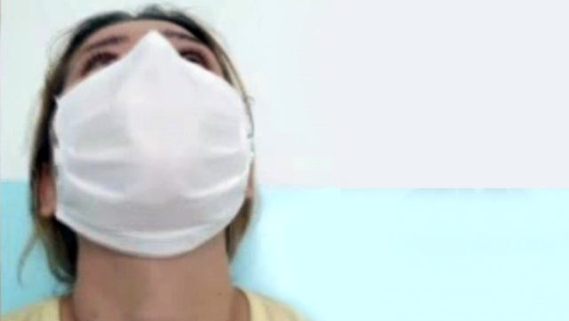 Korona testi pozitif çıkan talihsiz kadın, hastaneden çekip paylaştığı videoda hüngür hüngür ağladı
