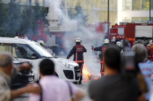 Son Dakika: Ankara'da korkutan yangın! Plaza tahliye ediliyor
