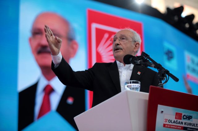 Son Dakika: CHP Kurultayı'nda 3 aday yeterli imzayı bulamayınca Kılıçdaroğlu tek aday gösterildi