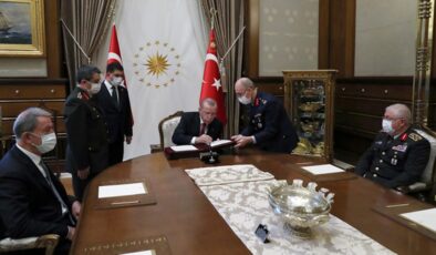 Son Dakika: Cumhurbaşkanı Erdoğan, Yüksek Askeri Şura kararlarını onayladı