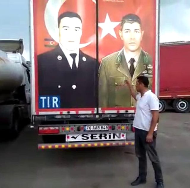 Gürcistan polisine direndi, TIR'daki milli kahramanların fotoğrafını söktürmedi