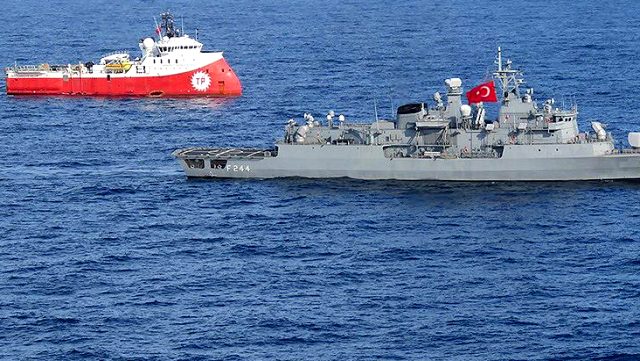 Türkiye'den Doğu Akdeniz resti: Hiç kimse bize engellemeye kalkmasın