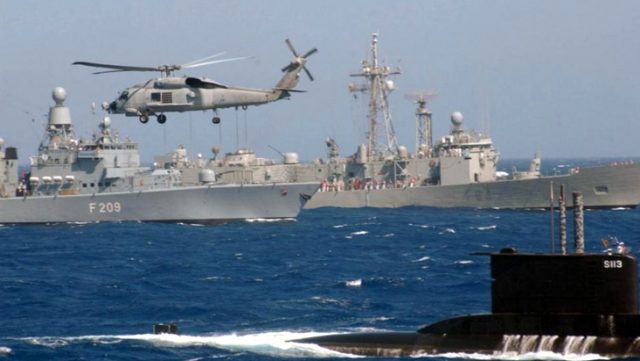 Yunan donanması Türkiye'nin sondaj faaliyetlerine karşı Ege'ye savaş gemileri konuşlandırdı