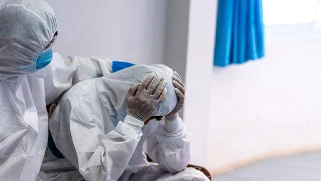 Bursa'da koronavirüs hastası kadın gelin başı yaptırırken yakalandı