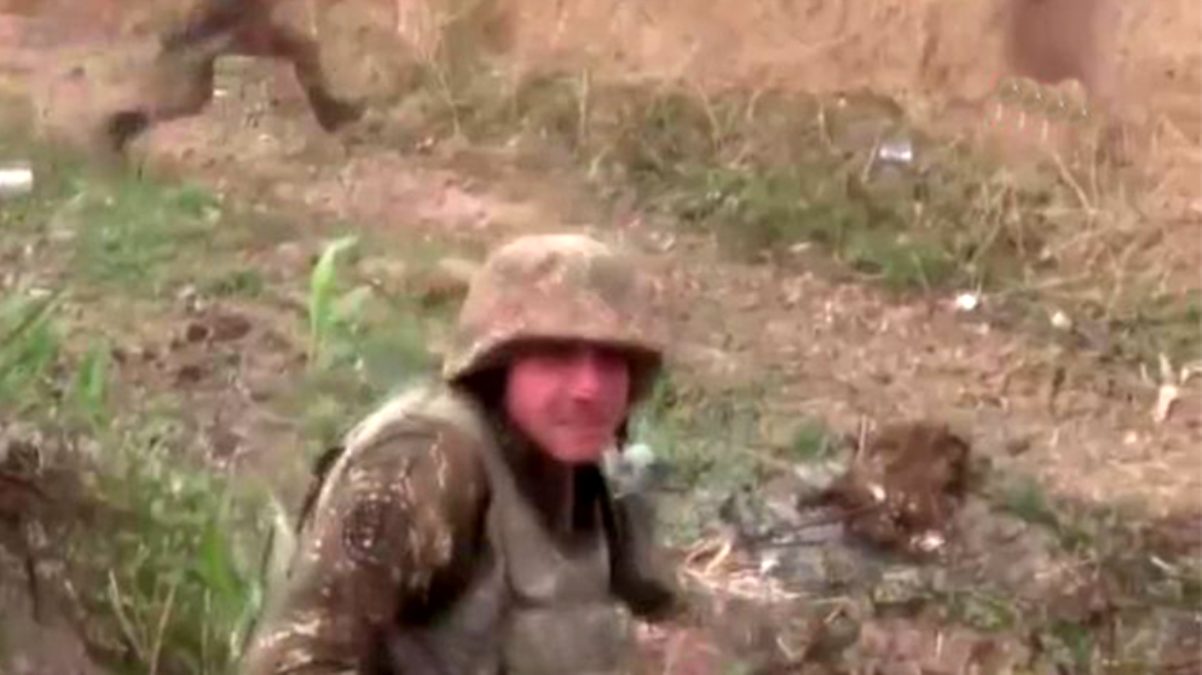 Cephe hattında ağır kayıplar veren Ermeni ordusundaki panik, kameralara yansıdı