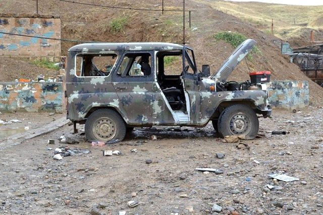 Cepheden kaçan Ermeni ordusunun bıraktıkları silah mühimmat görüntülendi