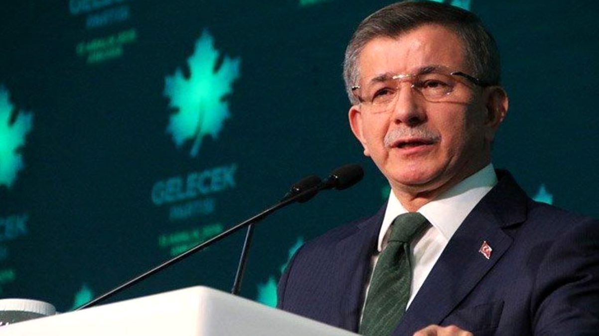 Davutoğlu başbakanlıktan neden istifa ettiğini açıkladı: Türkiye krize girerdi