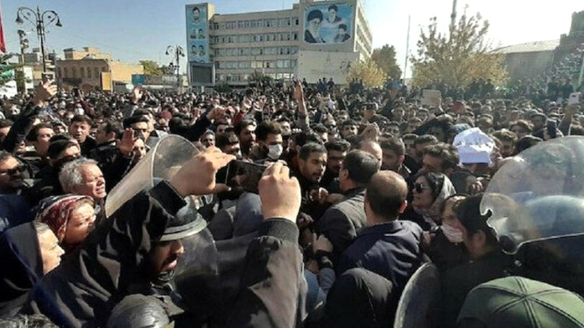 Ermenistan’a yapılan yardımlar İran’daki 25 milyon Türk’ü ayaklandırdı