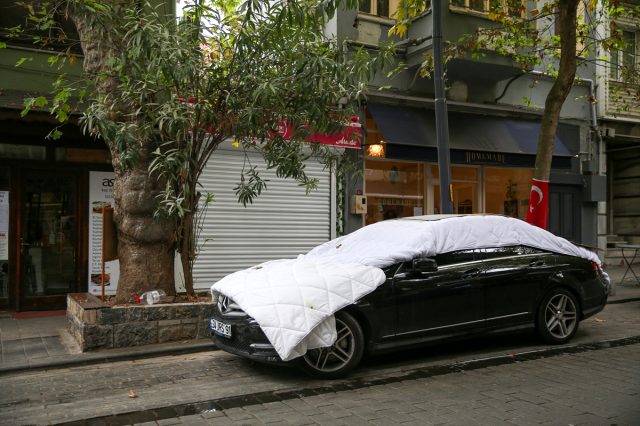 İstanbul'da dolu yağışı öncesi hazırlıklar tamamlandı, ortaya ilginç kareler çıktı!