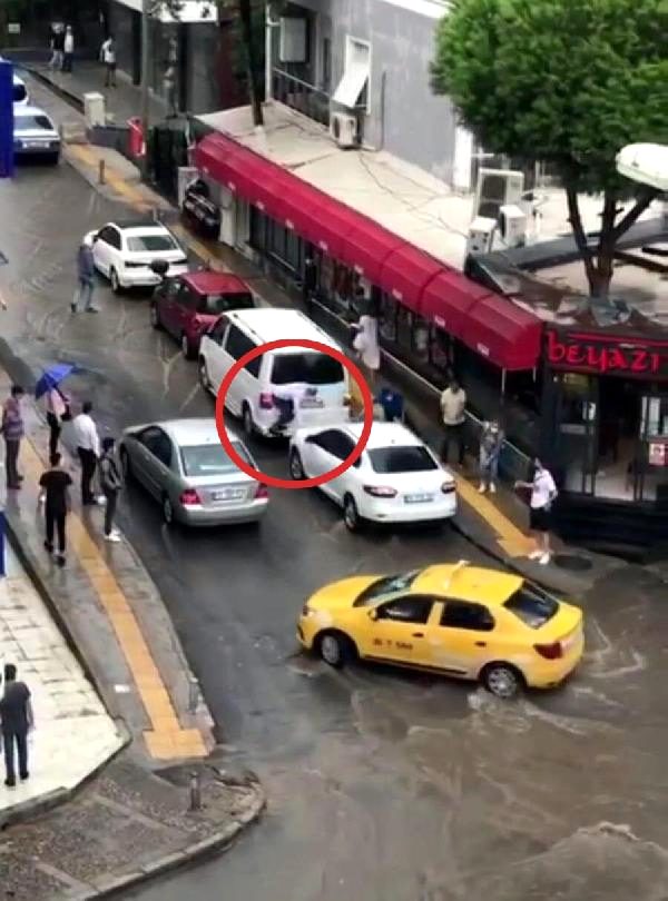 İzmir'de sağanak ve dolu yağışı (2)
