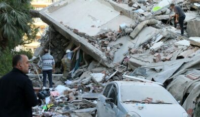 İzmir Tabip Odası Genel Sekreteri’nin eşi ve 2 çocuğu, depremde enkaz altında kalarak yaşamını yitirdi