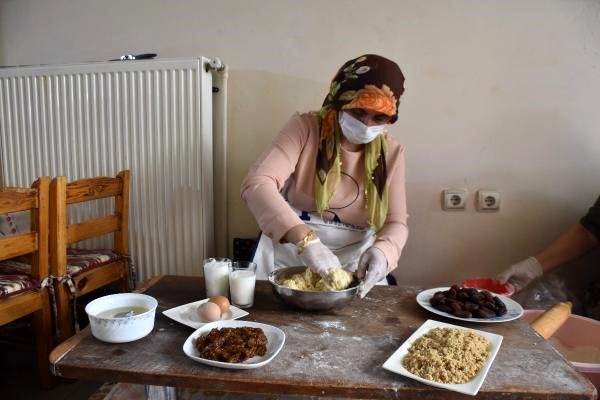 Kayısılı baklava işine giren kadın girişimci, siparişlere yetişemiyor