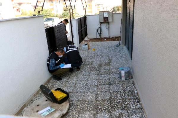 Kırık balkon camından beton zemine düşen 1 yaşındaki bebek yaşamını yitirdi