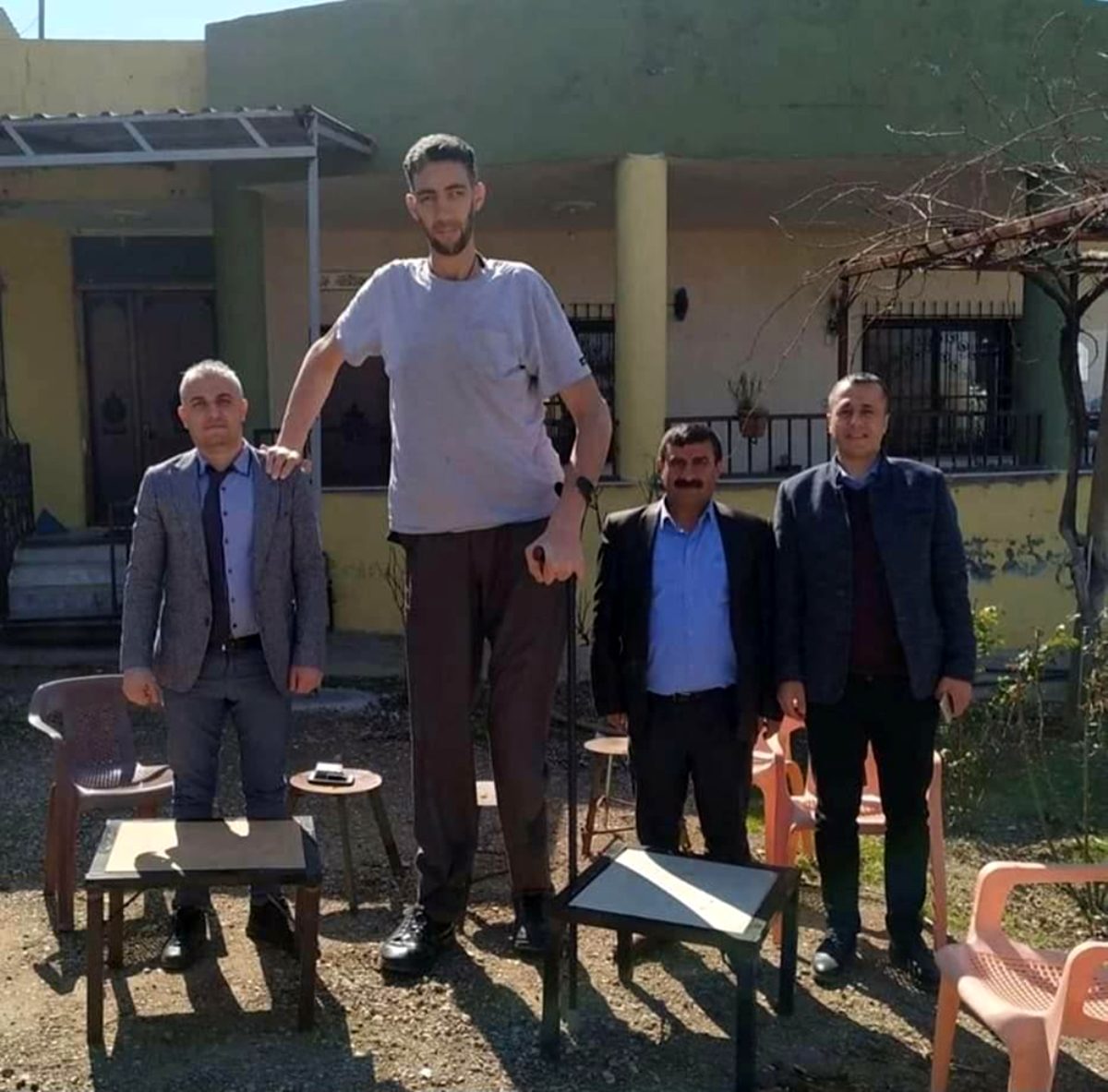 Koronavirüse yakalanan dünyanın en uzun insanı Sultan Kösen 1 haftadır yoğun bakımda