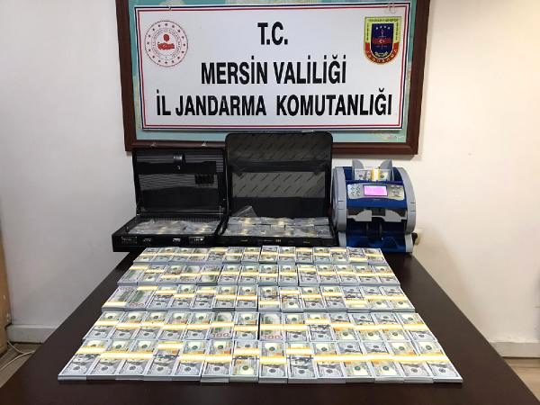 Mersin'de sahte 1 milyon 800 bin dolar ele geçirildi, operasyonda 4 kişi yakalandı