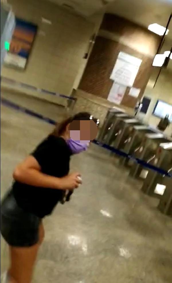Metroda baba ve kızına şiddet iddiasına suç duyurusu