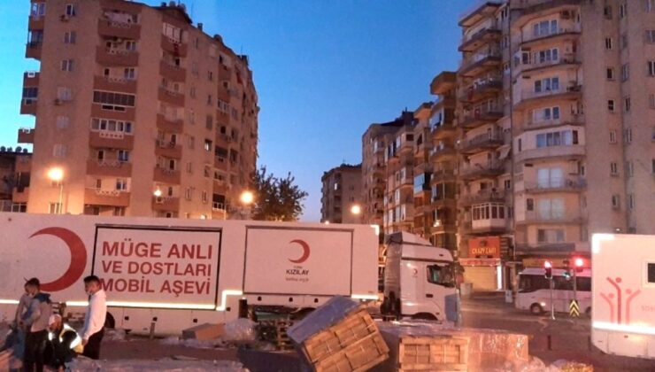 Müge Anlı, İzmir’deki depremzedeler için Mobil Aşevi gönderdi