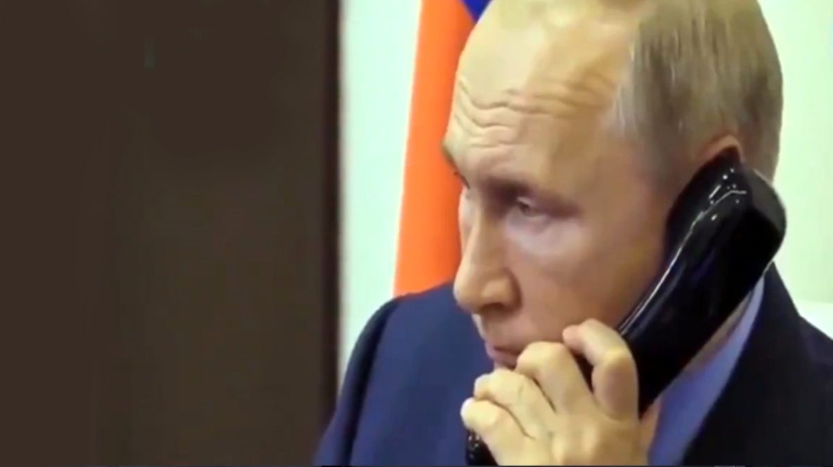 Putin kameralar önünde Ermenistan Başbakanı’nın yüzüne telefon kapattı