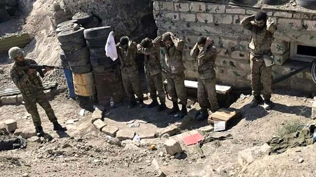 Rus gazeteci Ermeni cephesinden bildirdi: Dayanılmaz bir koku var, askerlerin cesetleri ortalıkta duruyor