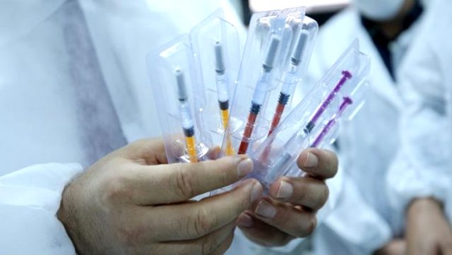 Sağlık Bakanı Koca'nın müjdesini verdiği yerli koronavirüs aşısının üretim safhaları görüntülendi