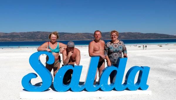Salda Gölü'nün 'Beyaz Adalar'ı son ziyaretçilerini ağırlıyor