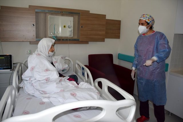 Şırnak'ta 120 yaşındaki Menica Nine koronavirüsü yendi