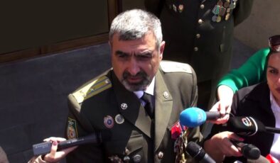 Son Dakika: Ermenistan Cumhurbaşkanı Armen Sarkisyan, sınır birlikleri komutanını görevden aldı