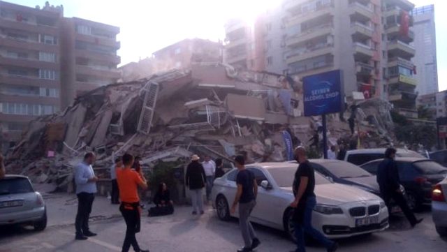Son Dakika! İçişleri Bakanı Soylu'dan 6.6'lık İzmir depremiyle ilgili açıklama: 6 binanın yıkıldığı ihbarı geldi