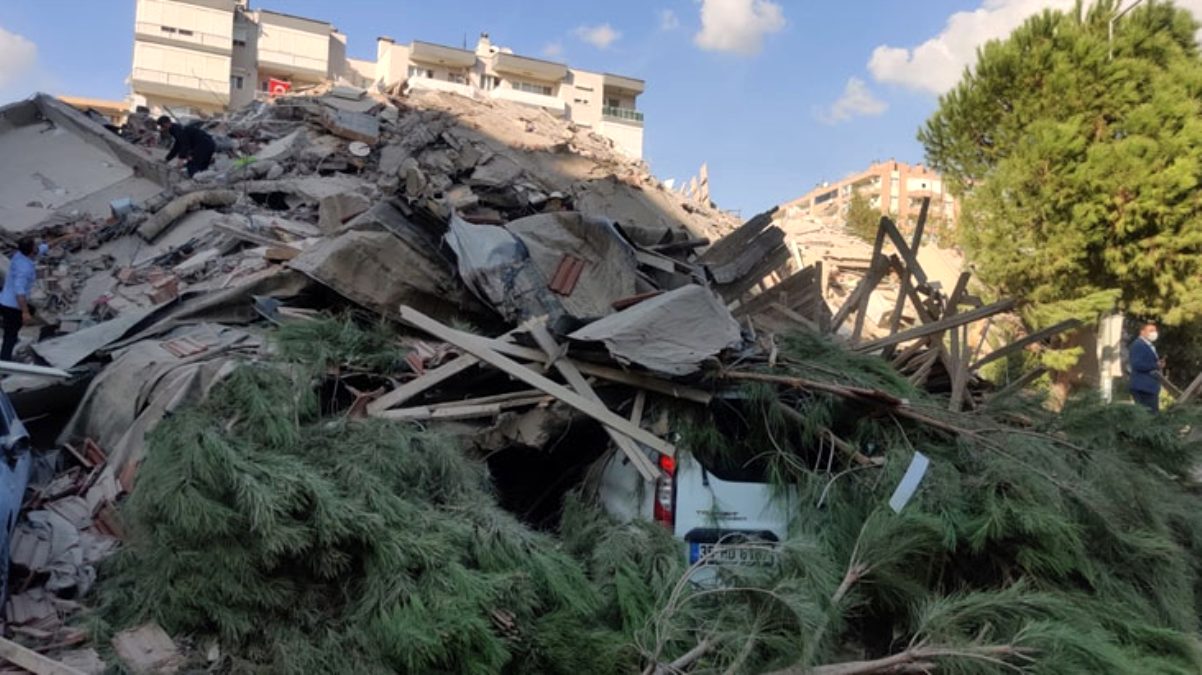 Son Dakika! İzmir Belediye Başkanı Tunç Soyer: 20’ye yakın binada yıkım ihbarı aldık