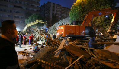 Son Dakika: İzmir’de meydana gelen 6,6 büyüklüğündeki depremde ölü sayısı 12’ye, yaralı sayısı 419’a yükseldi