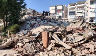 Son Dakika: İzmir’deki deprem sonrası AFAD’dan uyarı: Hasarlı yapılara girilmemeli