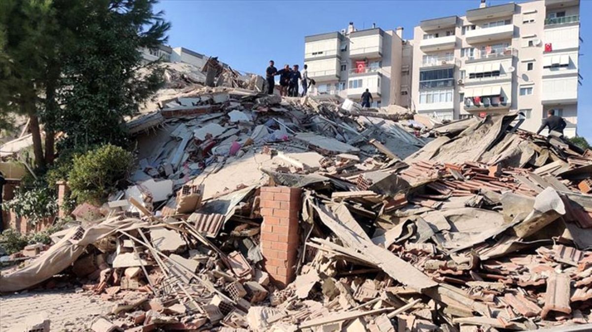 Son Dakika: İzmir’deki deprem sonrası AFAD’dan uyarı: Hasarlı yapılara girilmemeli