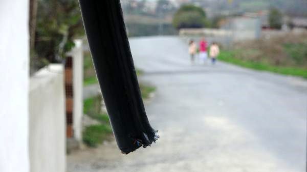 Sultangazi'de kablolar çalındığı için öğrenciler uzaktan eğitim alamıyor