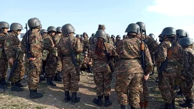 Azerbaycan ordusu karşısında çaresiz kalan Ermenistan, kadınları askere almaya başladı