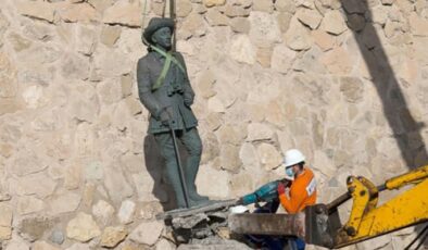 İspanya, diktatör Franco’nun son heykelini de yıktı