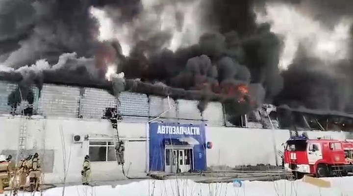 Rusya'da fabrika yangını