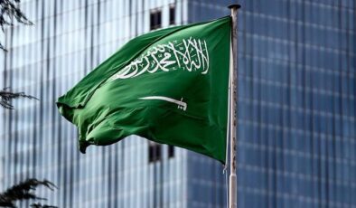 Suudi Arabistan, Türkiye dahil 20 ülkeden gelişleri askıya aldı