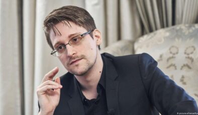 ABD’nin gizli belgelerini sızdıran bilgisayar uzmanı Edward Snowden, Rusya vatandaşı oluyor