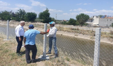 Vatandaşların güvenliği için sulama kanalı etrafına tel örgü çekildi