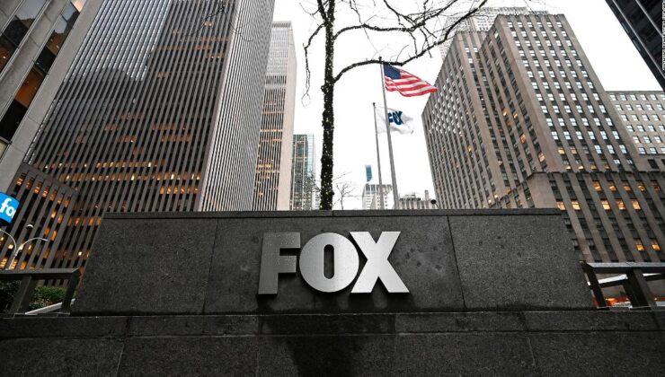 Fox News yaptığı açıklamada, Dominion Oylama Sistemleri ile ilgili canlı yayın iddialarının yanlış olduğunu söylüyor