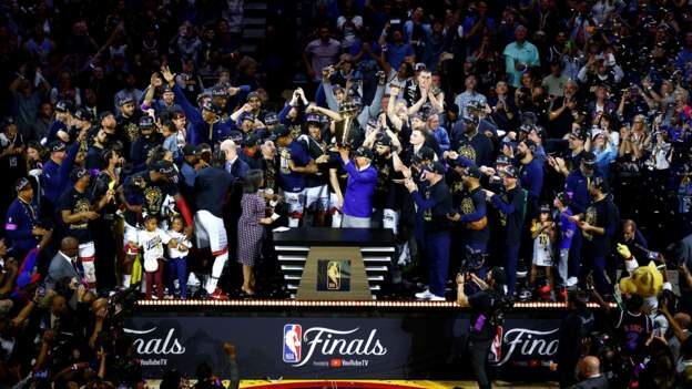 NBA: Denver Nuggets, Miami Heat’i yenerek ilk NBA şampiyonluğunu aldı