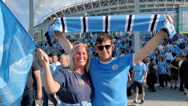 Ben Richardson, Manchester City'nin Manchester United'a karşı FA Cup galibiyetinin ardından eşi Katie ile Wembley dışında